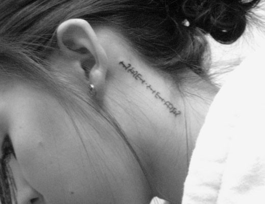 behind-ear-tattoo-520x400